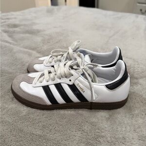 Men Adidas Samba White and Black, Size 4.5 —-> size 6 in women’s